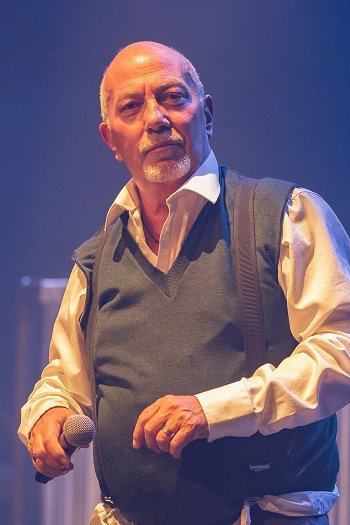 Image de l'artiste Pascal en spectacle. Photo de Sylvie Bourget pour Dancsingshow.