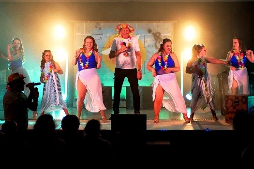 Image de la troupe Dancsingshow. Sacha Rives