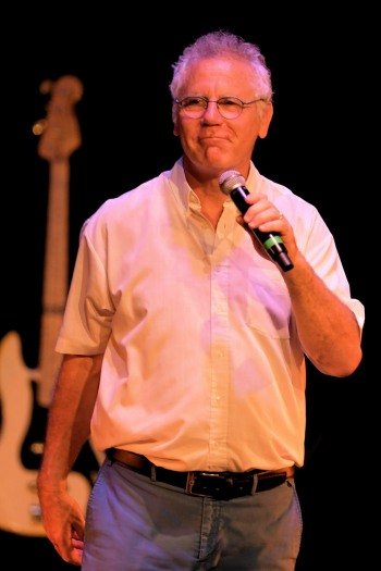 Image de l'artiste Aimé en spectacle. Photo de Patrice Bréluzeau pour Dancsingshow.